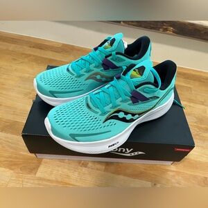 NEW IN BOX Saucony Ride 15